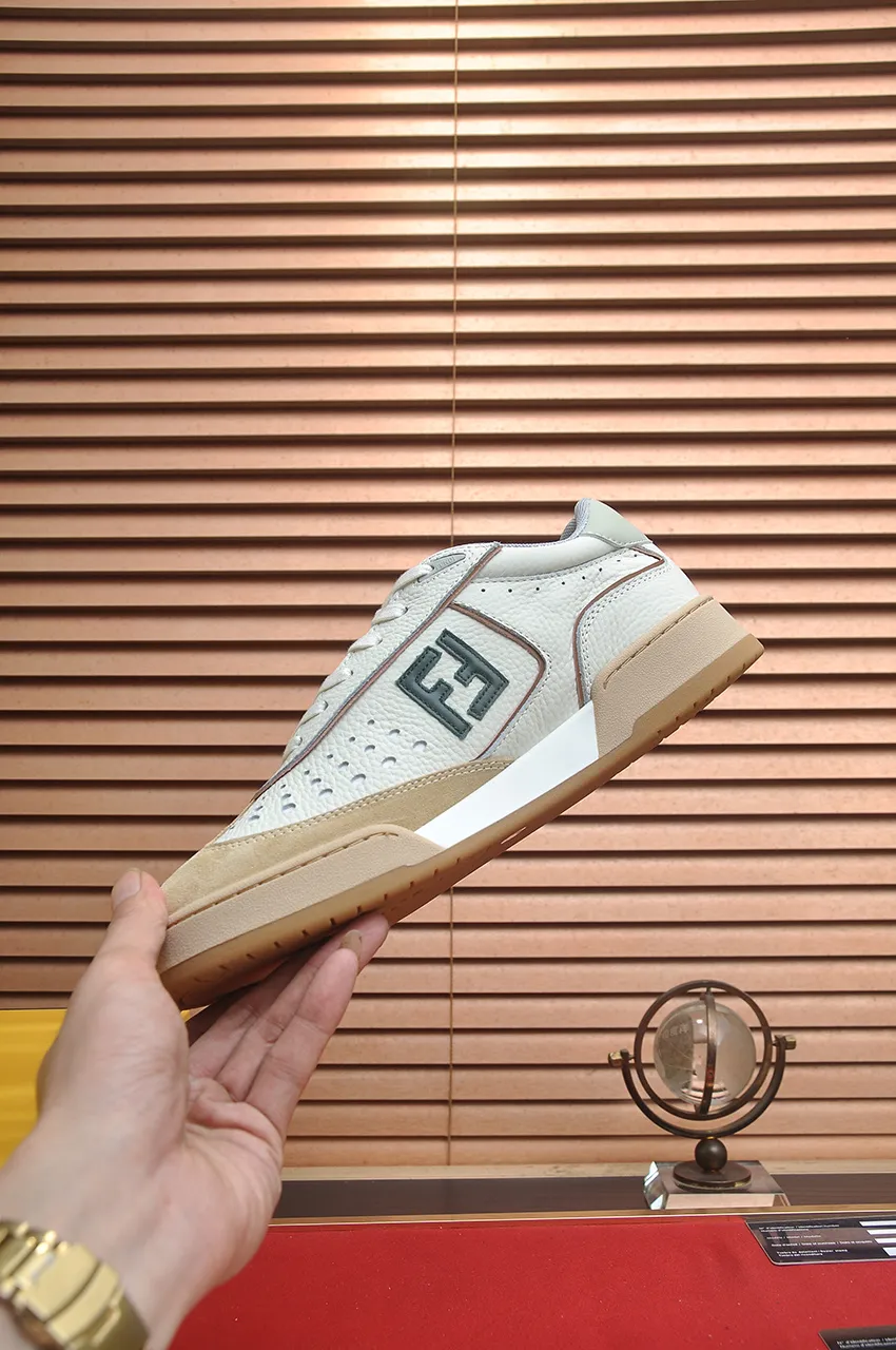 Men's shoes 💰600💶 [Fendi] The latest couple model 🔥 Many 💑 stars have the same style. FD match is a one-to-one replica of the original version. The first fendi match created by designer Kim Jones and Trainer basketball sneakers by Donkey. Material: Original silk leather. Lining: breathable mesh. Packaging: Original 1:1 matching high-end packaging. Size: Female 35-40 Male 38-44 (45 46. Custom-made (no return or exchange)